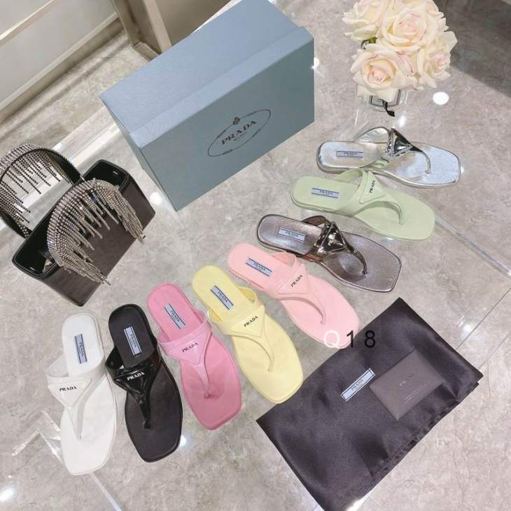 Picture of Prada Slippers _SKUPradasz35-40X0112157